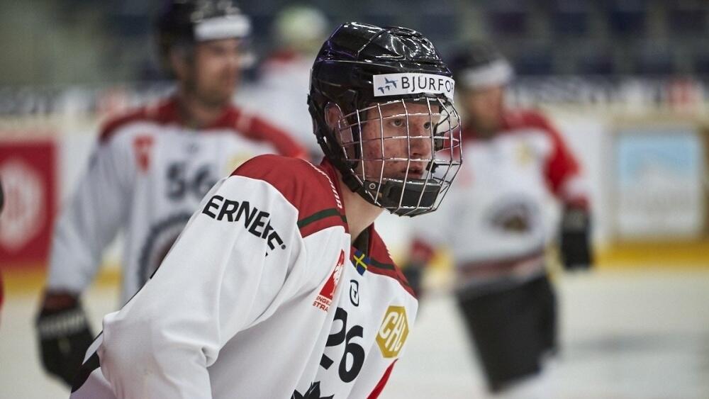 Rasmus Dahlin před zápasem v Home Credit Areně, foto: hcbilitygri.cz